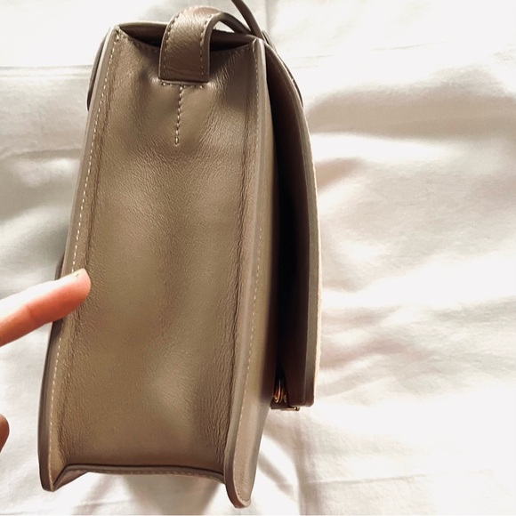 EUC Cuyana Spring 2018 Classic Shoulder Bag In Nude - Picture 6 of 10